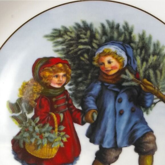 Avon Christmas Memories Collectors Plate 1981 - Picture 2 of 7